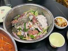 -周良天山牛杂城(天山路总店)