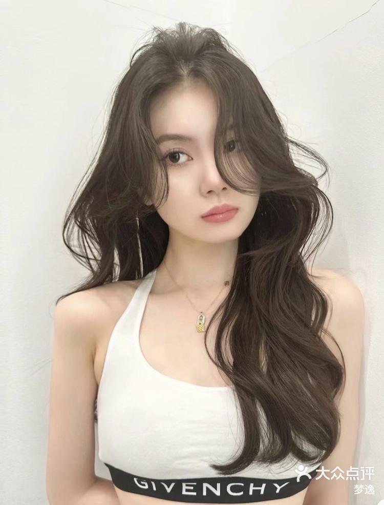 蓬松波浪卷自然又随性轻松打造慵懒风