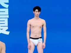 -梅龙镇广场