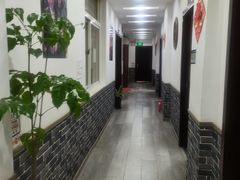 -茸梅路右拐龙虾-农家菜(松江店)