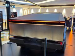 -TESLA 特斯拉(上海太古汇体验店)