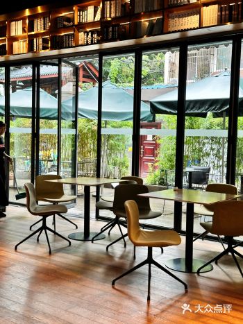 早上来炫碗抄手才满足吃完再回去睡个懒觉～