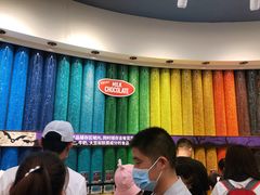 -m豆巧克力世界(上海世茂广场店)