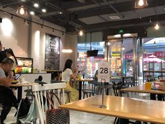 大堂-HELLO 27 意面·沙拉·帕尼尼