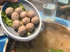 手锤牛肉丸（生）-湾区九号鲜切牛肉火锅(明珠南路店)