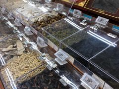 -沃尔玛(前山店)