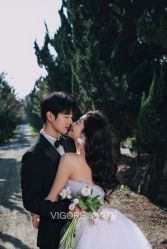 -雪中彩影婚纱摄影·微光艺术中心