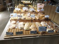 -顶东面包花园·生日蛋糕(世博店)