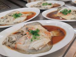 -甘井子区冠豪主题婚礼酒店宴会厅(机场店)