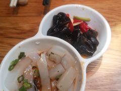 开胃小菜-渝半城经典川粤菜(重庆天地店)