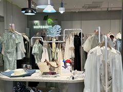 -王府井奥莱临潼小镇(临潼店)