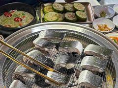 -围炉肉舍•炭烤活鳗•丹东海鲜烤肉(步行街店)