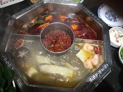 -陆派巴倒烫火锅(城东店)