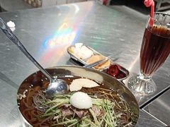 -马路牙子烧烤音乐酒馆(望京店)