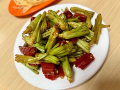 凉拌香菜根-黄寺卤煮·黄寺喝酒公司