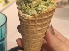 三文鱼牛油果手卷-荟廷·晶萃(陆家嘴尚悦湾店)