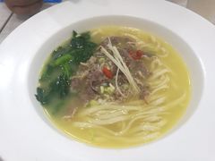 脆爽酸汤肥牛面-康师傅私房牛肉面(北京南站店)