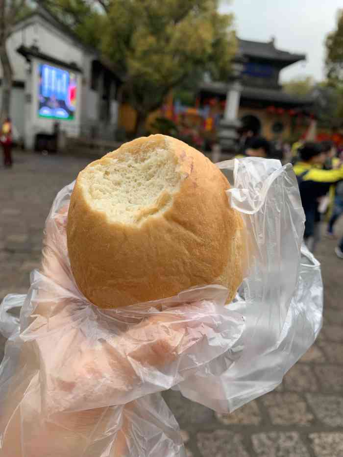 青稞烤馍-"来到的时候已经排着20人左右的长队,大家."-大众点评移动版