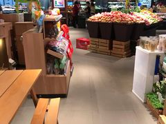 -中百仓储超市有限公司(越秀星汇维港店)