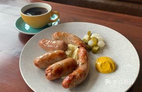 German Sausage with Mashed Potatoes