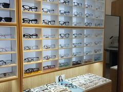 -天空之镜眼镜店蔡司依视路配镜授权零售店(望京颐堤港店)