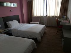 -莫泰酒店(厦门万象城火车站地铁站店)