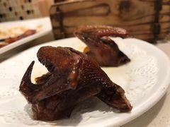 招牌脆皮乳鸽-壹间茶餐厅(天娱广场店)