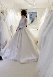 -Flora婚纱礼服定制租赁店