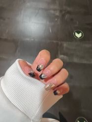 -甲·铺轻奢美甲美睫