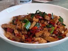 -阿瓦山寨·湘菜现炒·剁椒鱼头王(咸阳总店)