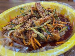 -不起眼麻辣烫凉皮店