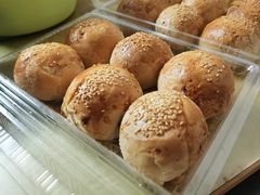-白玉兰食品甜凤店(合生汇店)