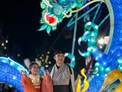 -淄博花灯齐彩城
