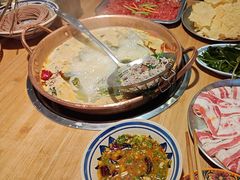 -洱火云南酸菜牛肉火锅(石景山当代商城店)