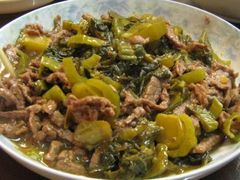 酸菜炒牛肉-紫金食坊(江南西路店)