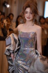 -艾米丽婚纱礼服