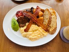 -ROAST coffee & eatery