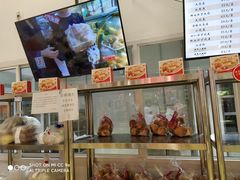面包甜点陈列柜-白玉兰传统小吃