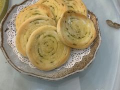 香煎葱油饼-东江渔村·古典园林·30年粤菜老字号(太和店)