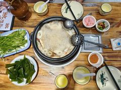 -菌之家·专业纯野生菌火锅·特色炒菌