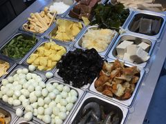 -愉肴麻辣香锅(中山路店)
