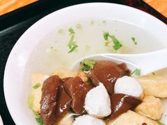 -松树干拌面店