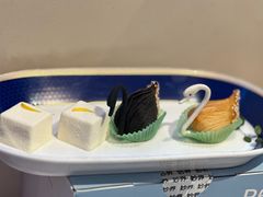天鹅榴莲酥-名人坊·新派粤菜(河西奥体博览中心金鹰世界店)