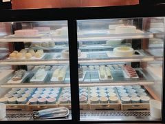 面包甜点陈列柜-蓉城四海·澳牛炙烤自助(江阴周庄店)
