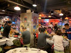 大堂-鲜入围煮花胶鸡海鲜火锅