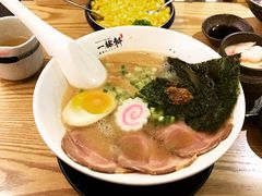 -一豚轩·烧鸟·豚骨拉面(五四路店)