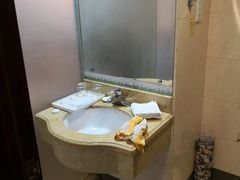 -爱舍海岸酒店(香港中路五四广场店)