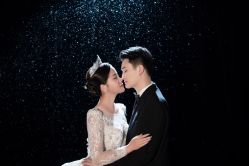 -雪中彩影婚纱摄影·微光艺术中心