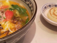 -蒙自源米线大王(东站店)