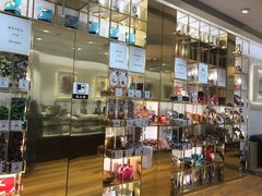 -VENCHI 闻绮(上海佛罗伦萨小镇店)